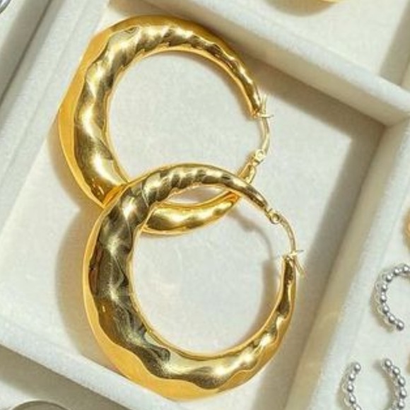 Accessories - Waterproof. Ocean safe gold earrings